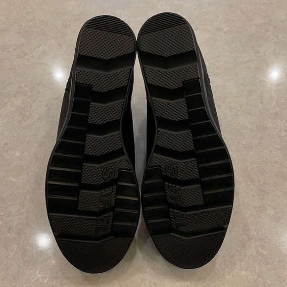 SOREL Evie II Zip Waterproof Ankle Boot (Women) In Black Size 11 - Picture 10 of 13